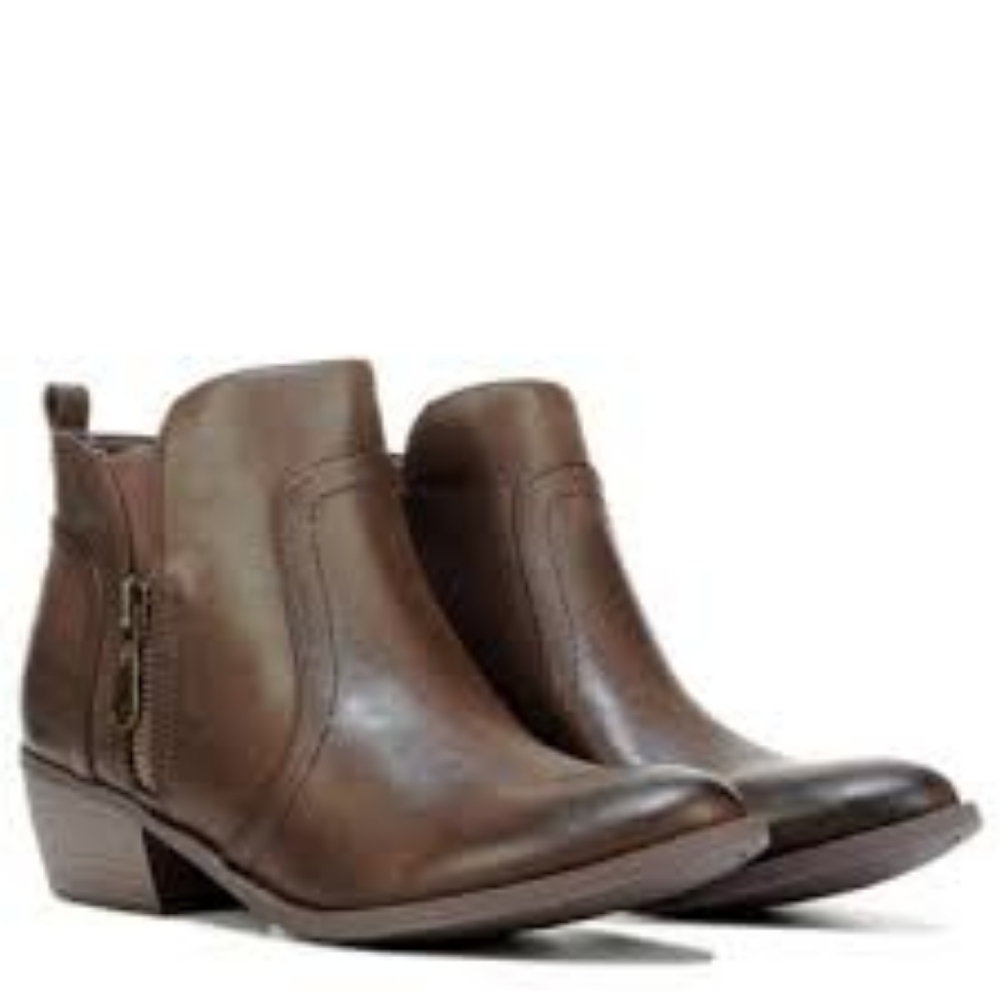 🤎 Guess Leather Booties